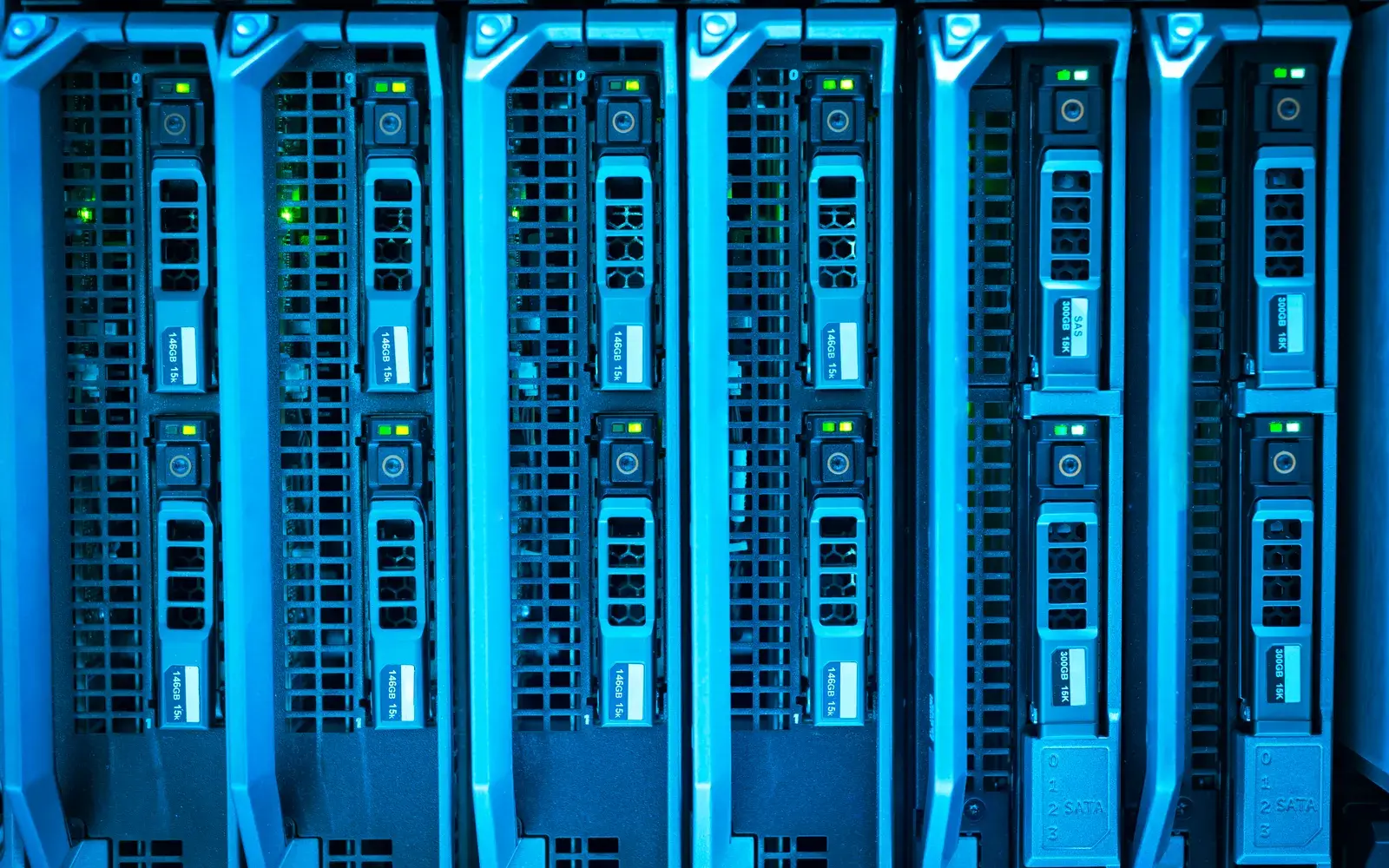 Illustration of managed PostgreSQL, MySQL and Redis databases